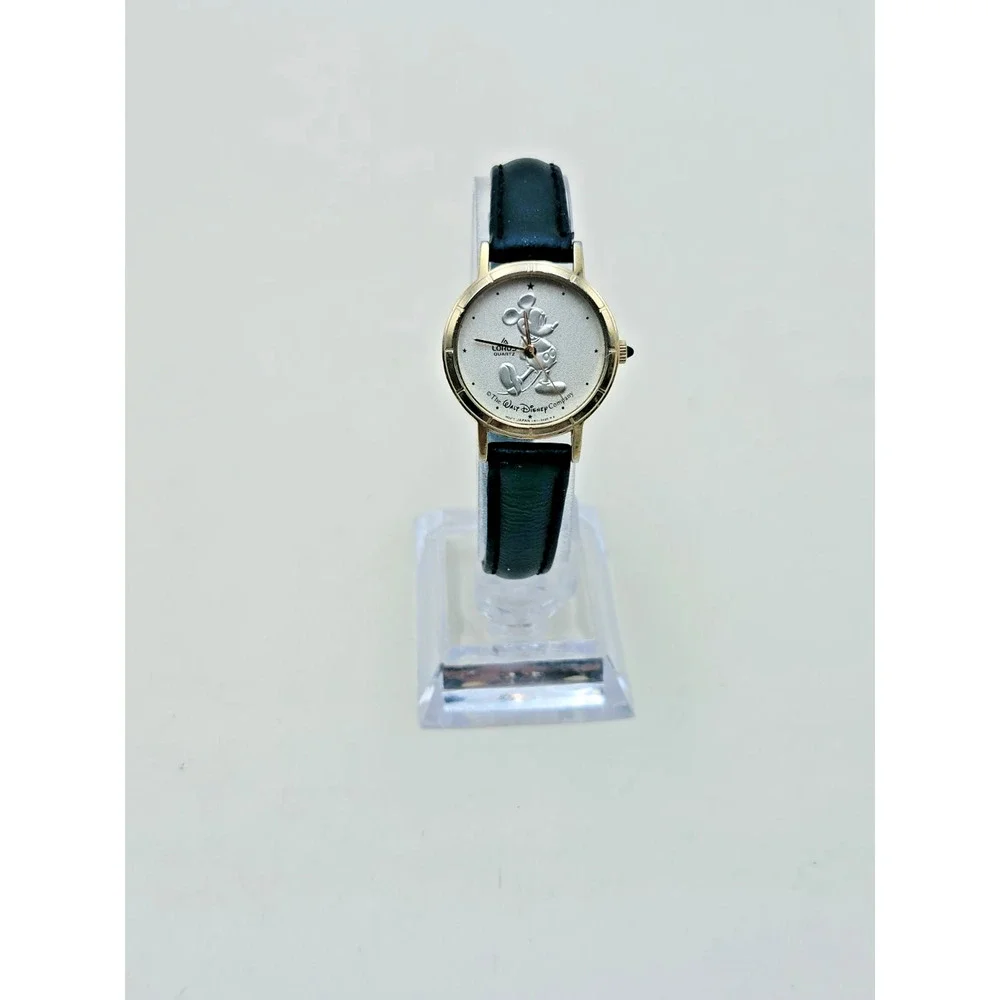 Lorus V811-5420R2 Disney Mickey Mouse Quartz Wristwatch Small Case VTG